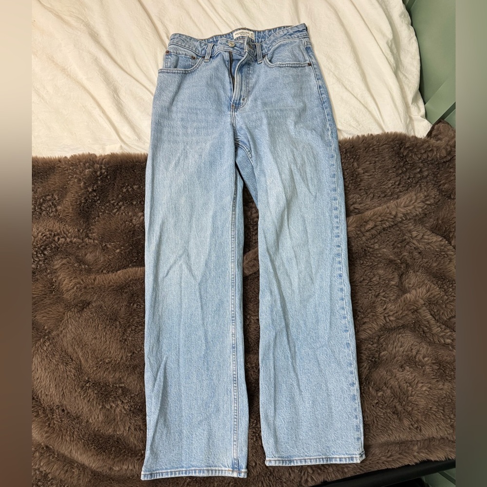 Abercrombie & Fitch 90’s High Rise Relaxed Jean